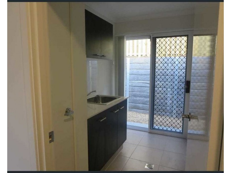 4 HIbiscus Crescent, Maudsland QLD 4210