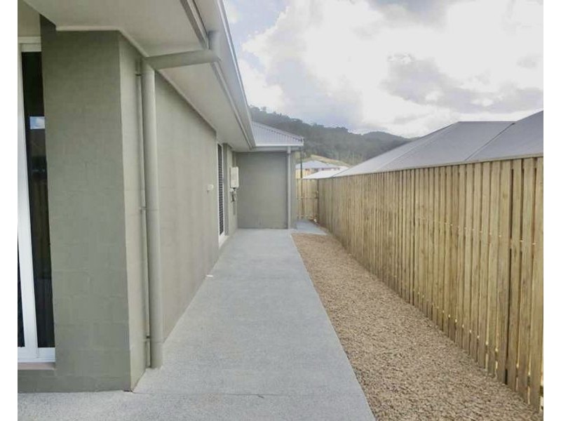 4 HIbiscus Crescent, Maudsland QLD 4210