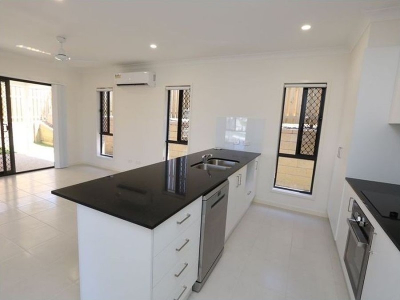 39 Augusta Boulevard, Pimpama QLD 4209