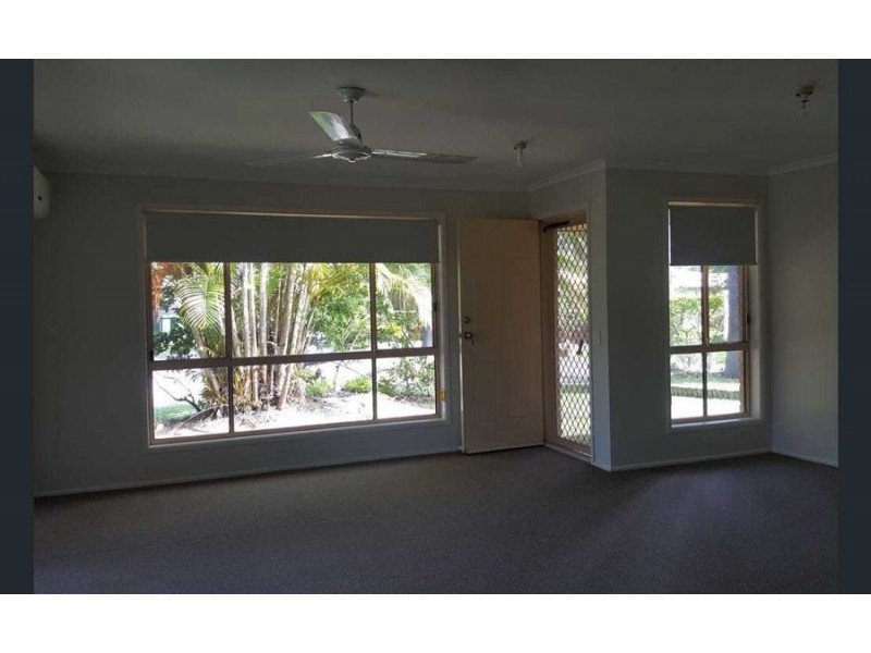 13 Gladful Court, Varsity Lakes QLD 4227