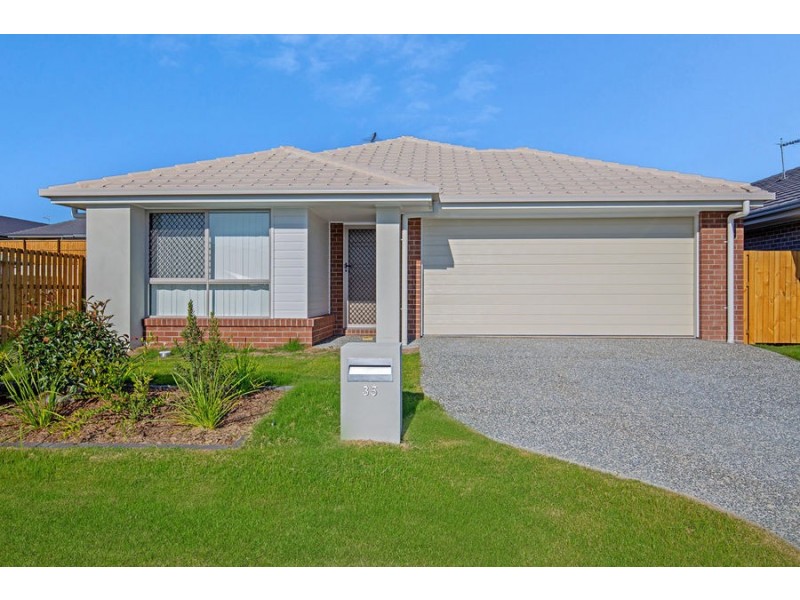 35 Village Boulevard, Pimpama QLD 4209