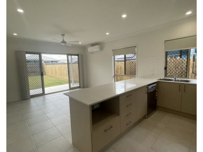 2/46 Mercy Circuit, Park Ridge QLD 4125