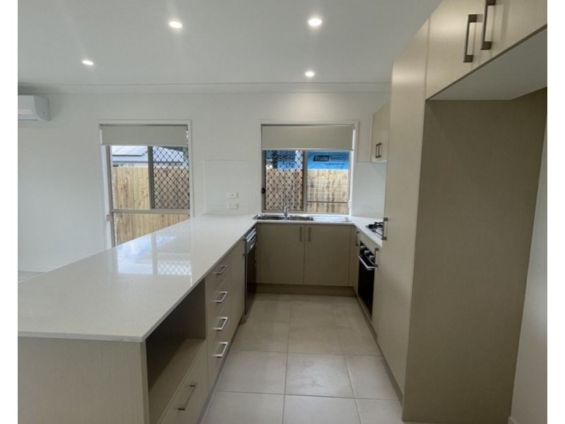 2/46 Mercy Circuit, Park Ridge QLD 4125