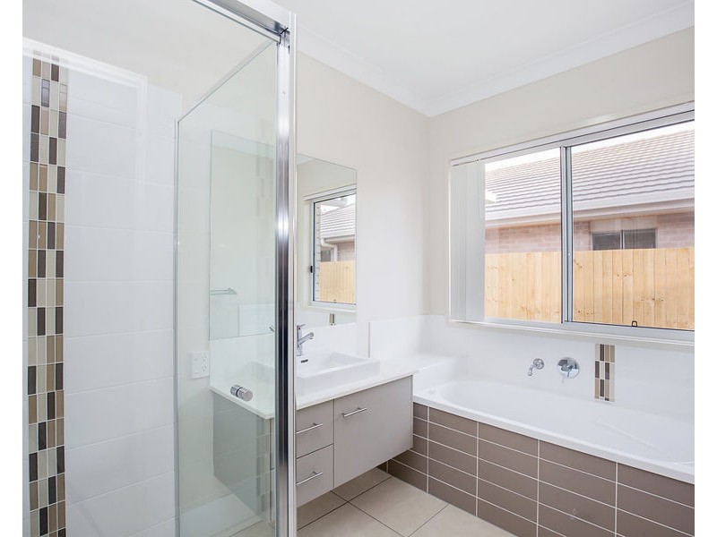 16 Learning St, Coomera QLD 4209