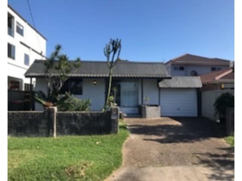 55 Fifth Ave, Palm Beach QLD 4221