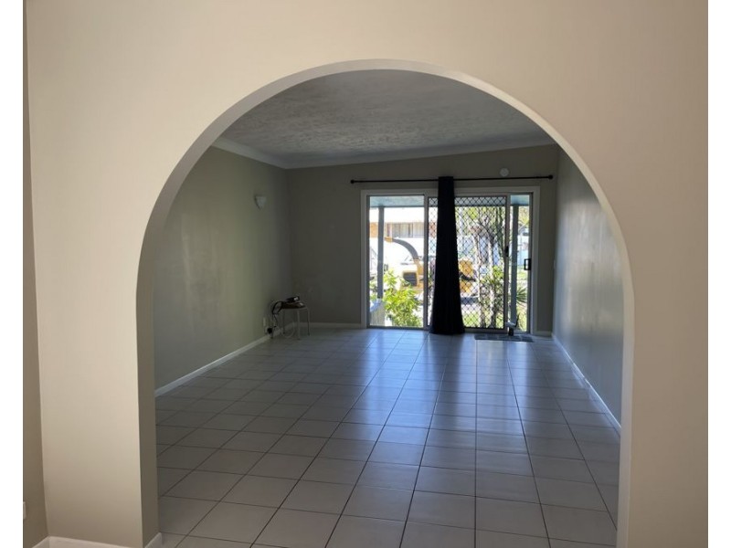 55 Fifth Ave, Palm Beach QLD 4221