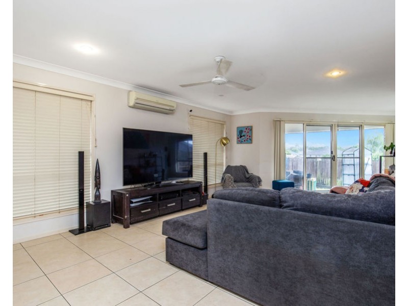 1/16 Armani Avenue, Pimpama QLD 4209
