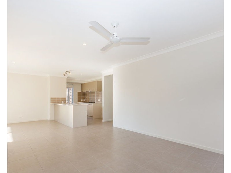 9 Kalgoorlie St, Pimpama QLD 4209