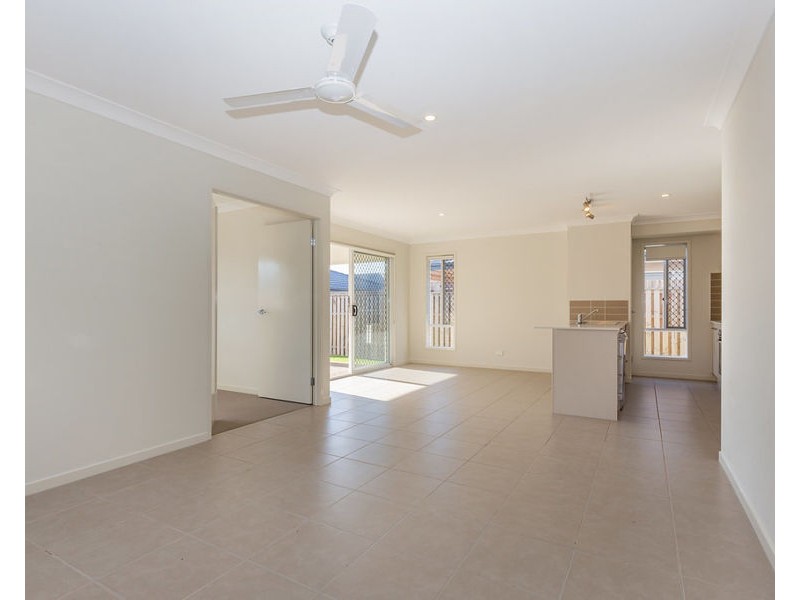 9 Kalgoorlie St, Pimpama QLD 4209