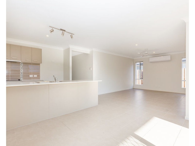 9 Kalgoorlie St, Pimpama QLD 4209