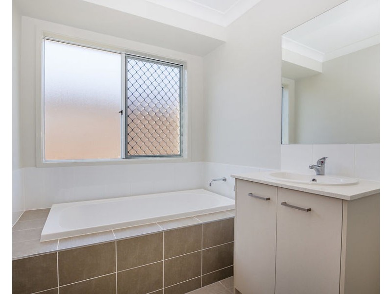 9 Kalgoorlie St, Pimpama QLD 4209