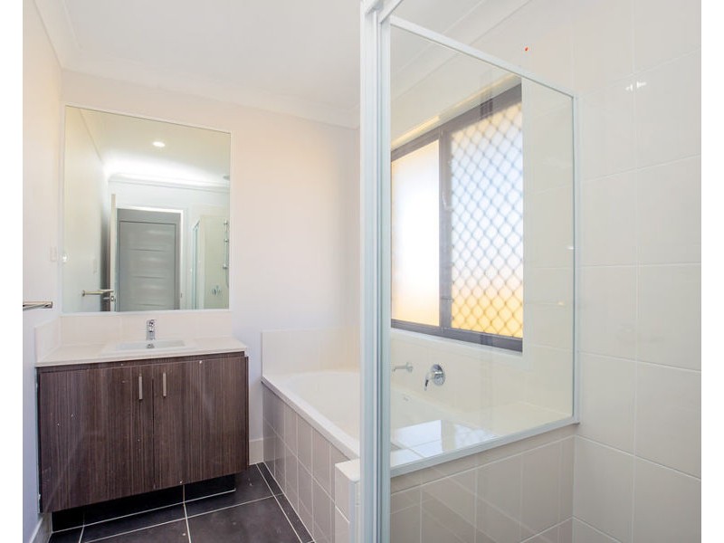 10 McWilliam St, Pimpama QLD 4209