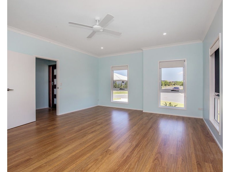 81 Ningaloo Drive, Pimpama QLD 4209
