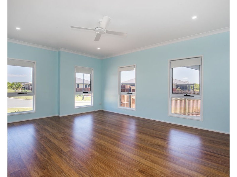81 Ningaloo Drive, Pimpama QLD 4209