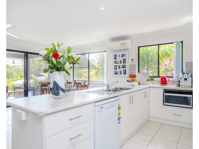35 Diamantina Circuit, Pacific Pines QLD 4211