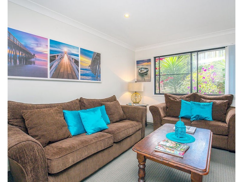 35 Diamantina Circuit, Pacific Pines QLD 4211