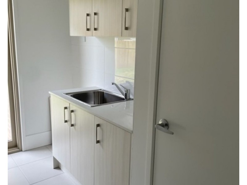 8 Mount Ballow St, Park Ridge QLD 4125