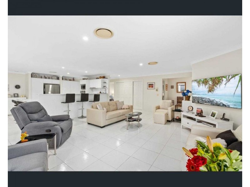 3 Greenwood Court, Helensvale QLD 4212