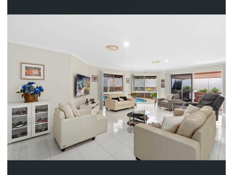 3 Greenwood Court, Helensvale QLD 4212