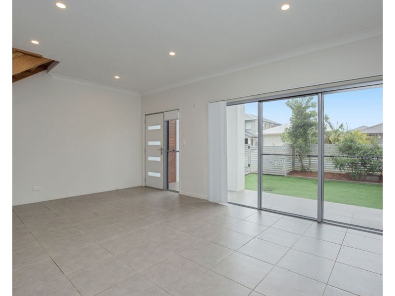 3/3 Gatina Crescent, Coomera QLD 4209