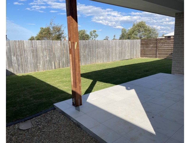 1 Wang St, Park Ridge QLD 4125