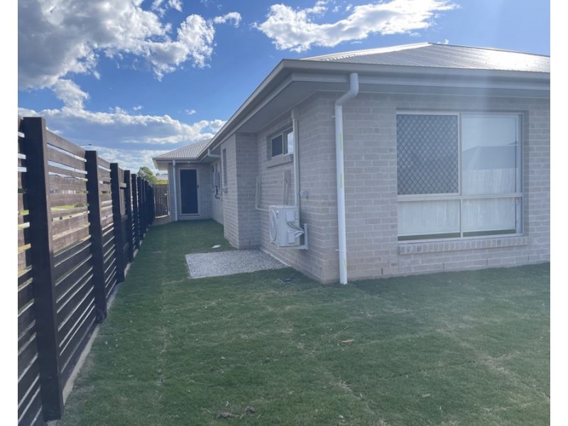 1 Wang St, Park Ridge QLD 4125