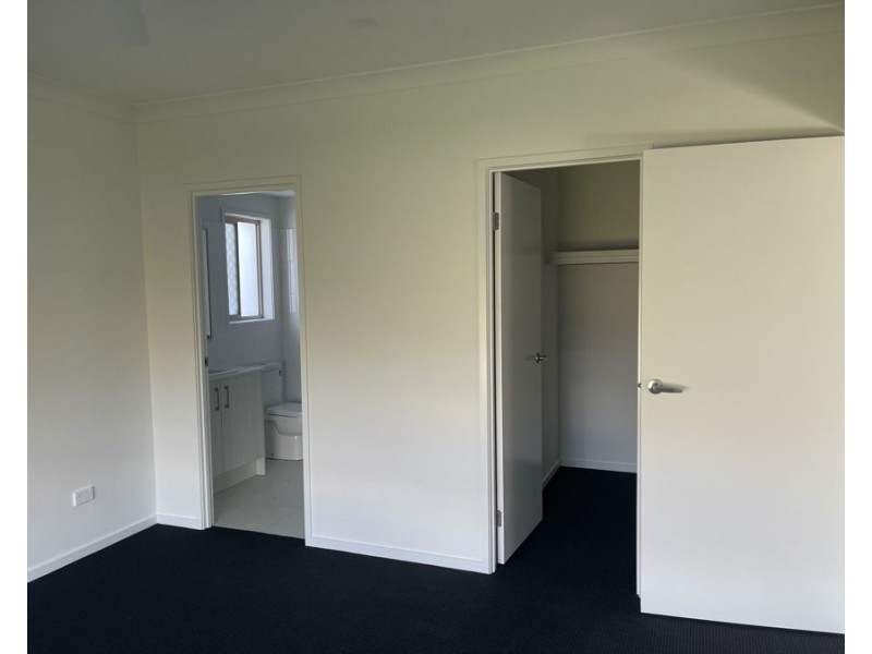 1 Wang St, Park Ridge QLD 4125