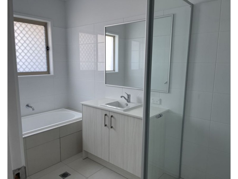 1 Wang St, Park Ridge QLD 4125