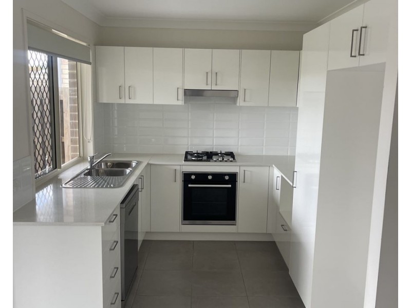 2/35 Mercy St, Park Ridge QLD 4125