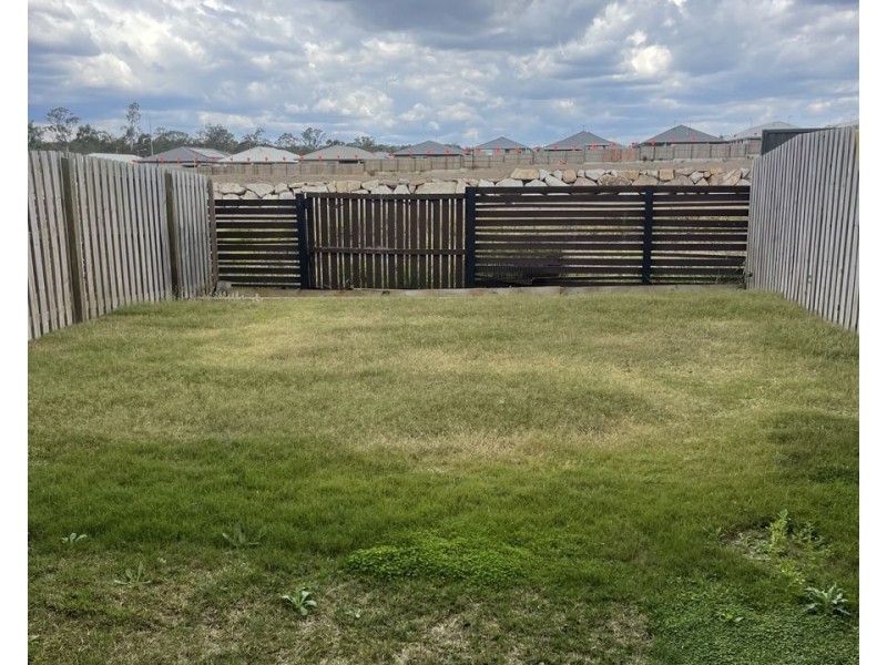 2/35 Mercy St, Park Ridge QLD 4125