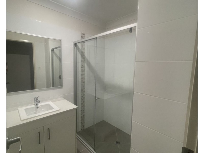 2/35 Mercy St, Park Ridge QLD 4125