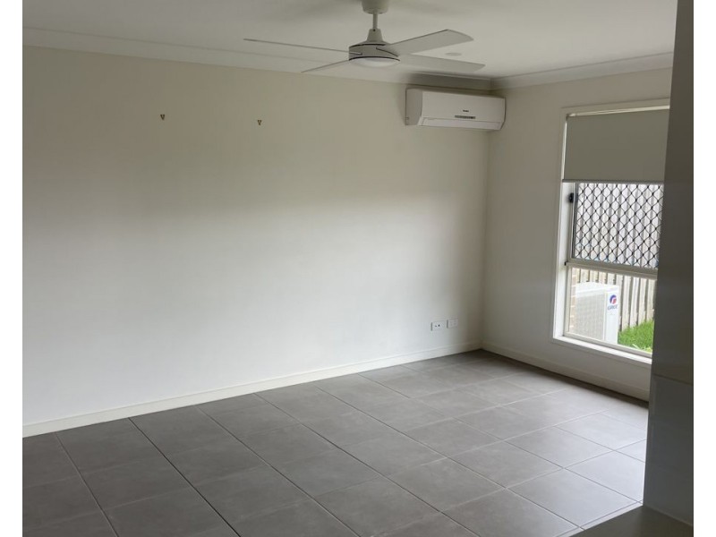 2/35 Mercy St, Park Ridge QLD 4125