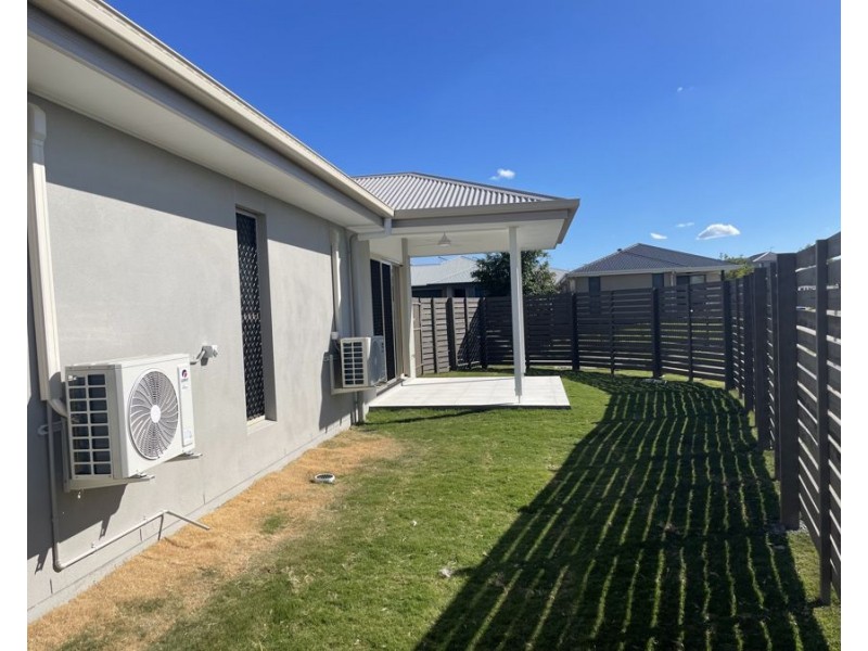 1/5 Wang St, Park Ridge QLD 4125