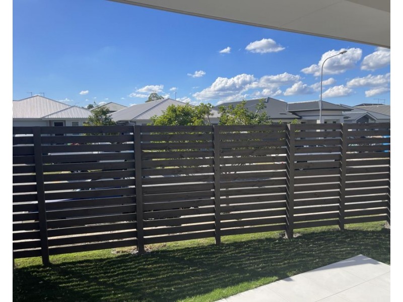 2/5 Wang St, Park Ridge QLD 4125