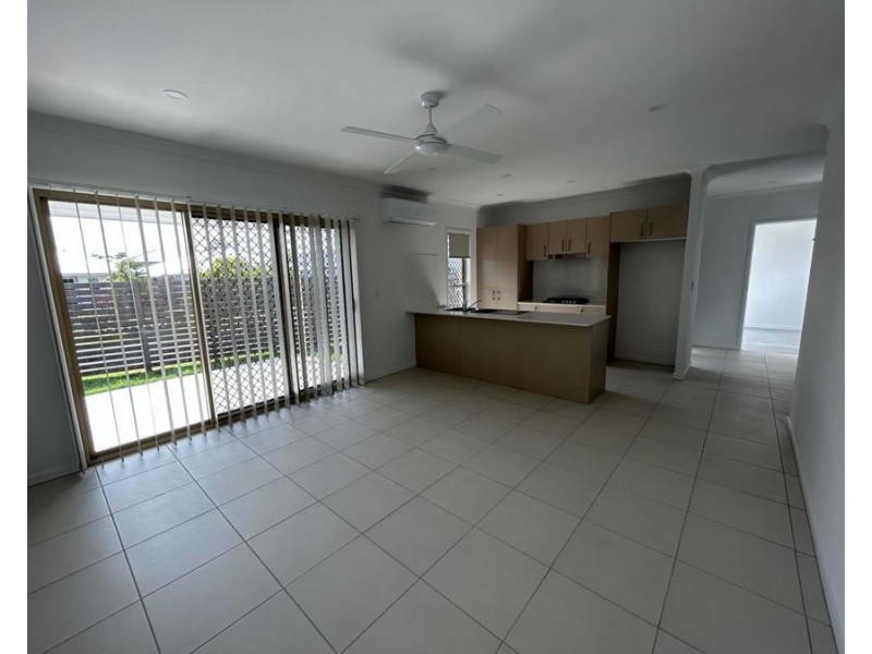 2/5 Wang St, Park Ridge QLD 4125