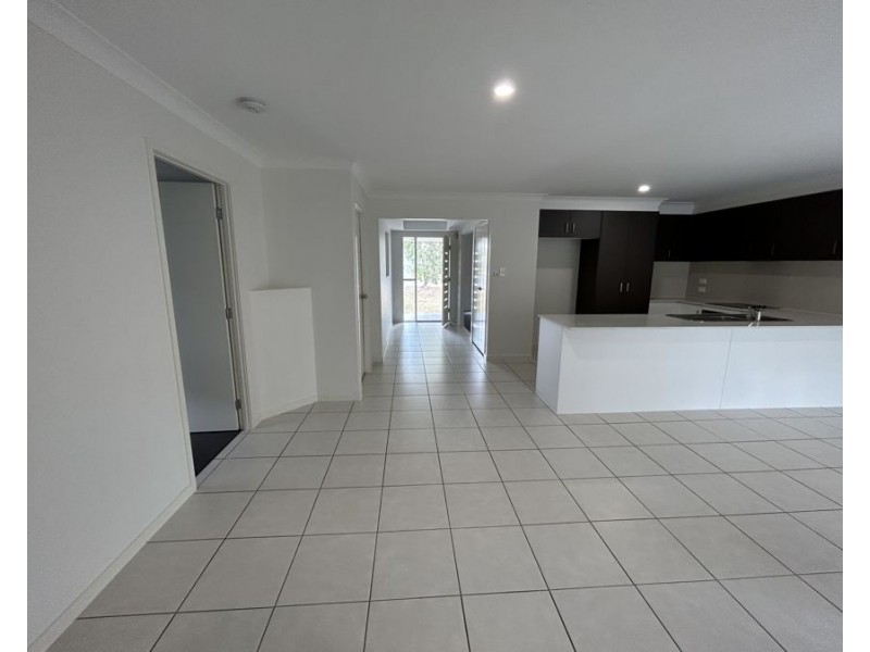 84 Hanover Drive, Pimpama QLD 4209