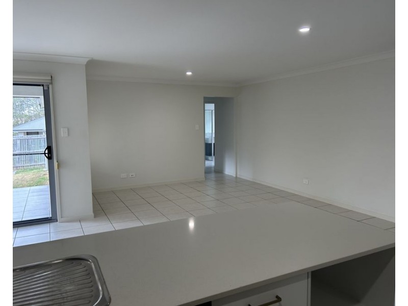 84 Hanover Drive, Pimpama QLD 4209