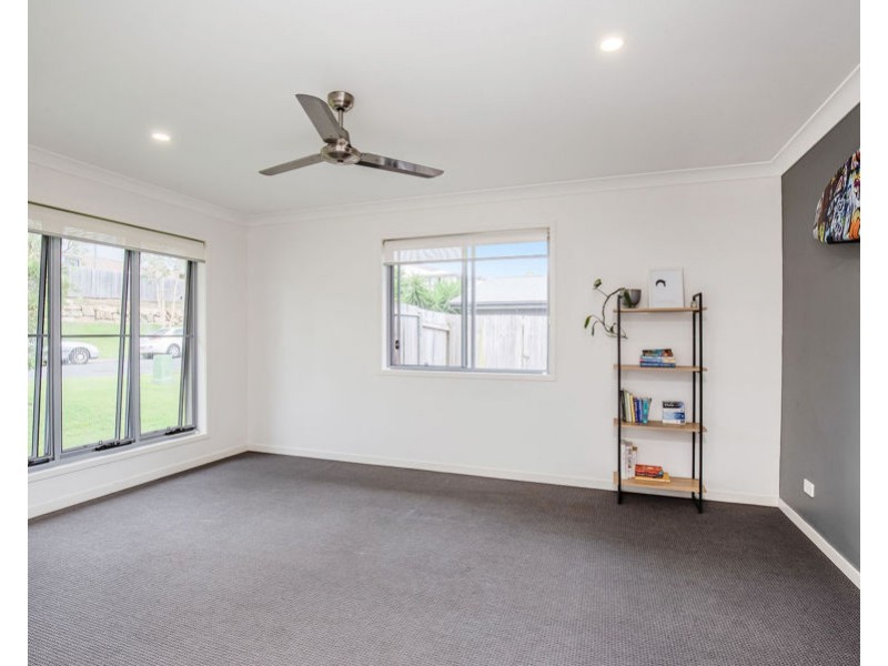 84 Hanover Drive, Pimpama QLD 4209