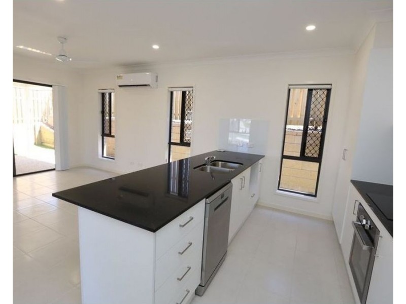 39 Augusta Boulevard, Pimpama QLD 4209