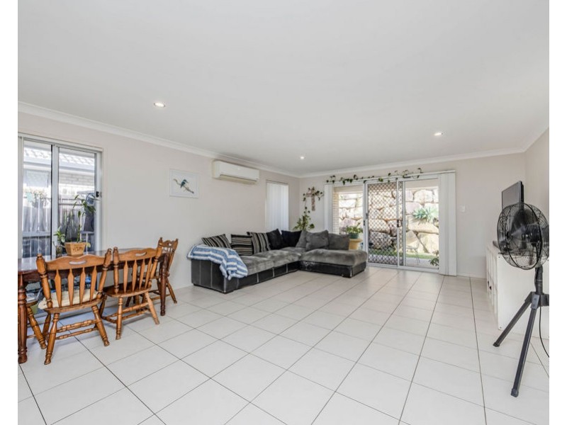 10 Hillsborough Place, Pimpama QLD 4209