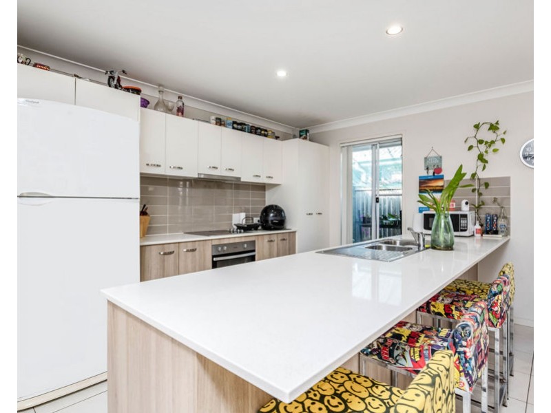 10 Hillsborough Place, Pimpama QLD 4209