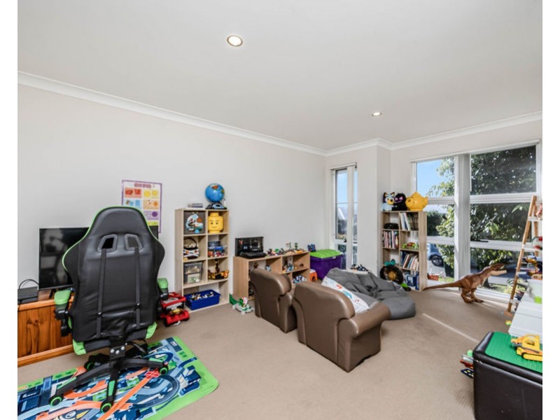 10 Hillsborough Place, Pimpama QLD 4209