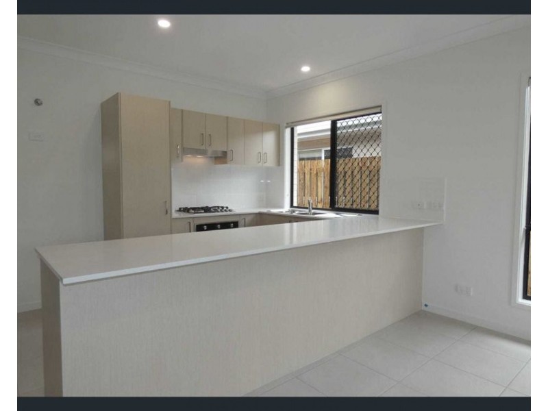 39 Oxford St, Pimpama QLD 4209
