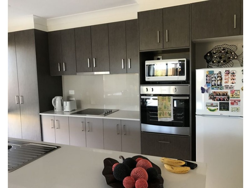 1 Lahey Cove, Coomera QLD 4209
