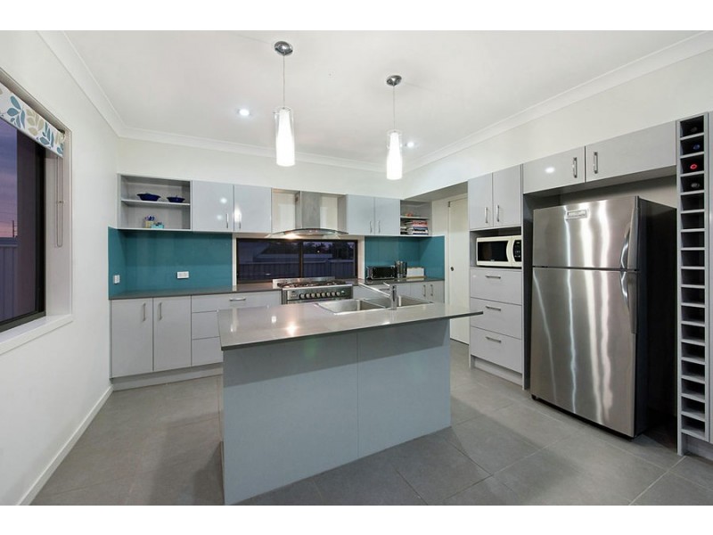 8 Alexander Street, Aroona QLD 4551