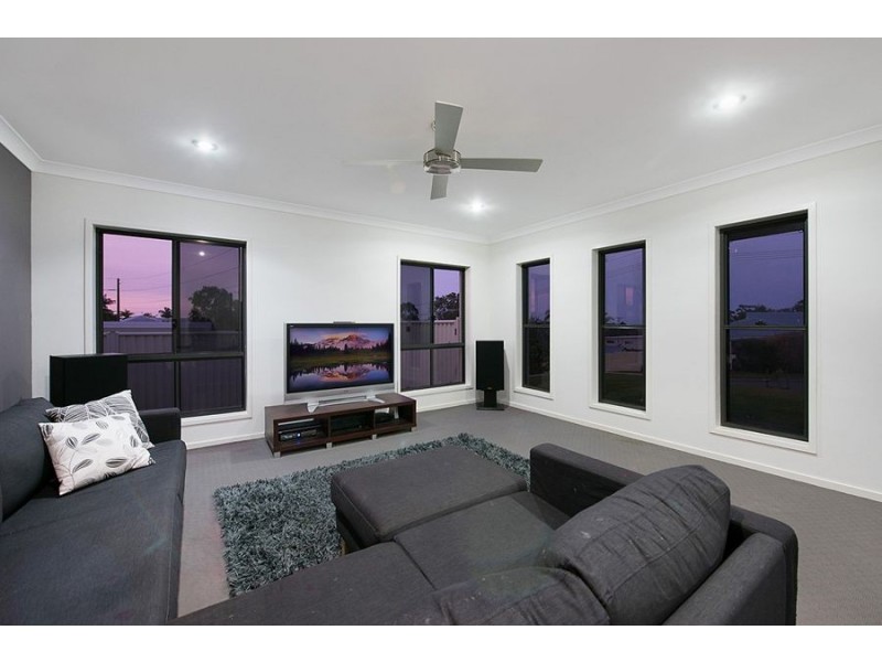 8 Alexander Street, Aroona QLD 4551