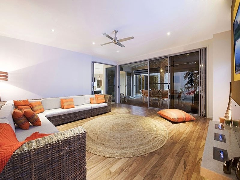 13 Middle Creek Rd, Little Mountain QLD 4551