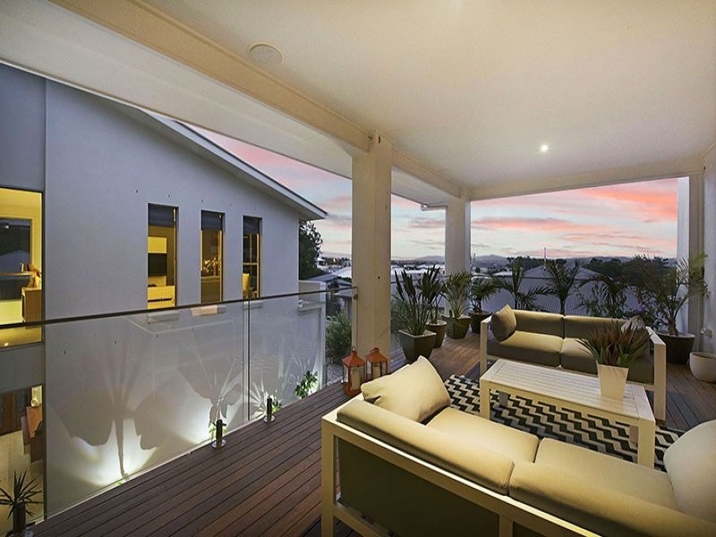13 Middle Creek Rd, Little Mountain QLD 4551
