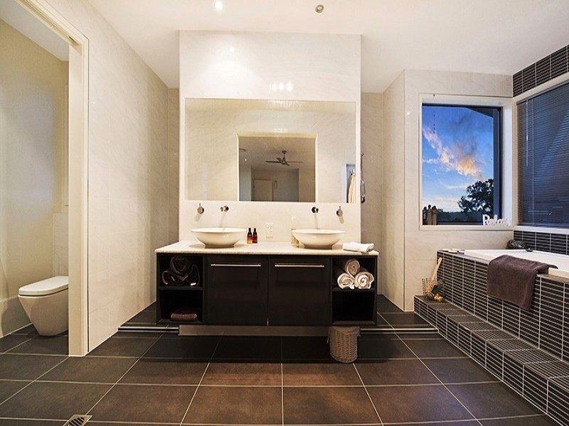 13 Middle Creek Rd, Little Mountain QLD 4551