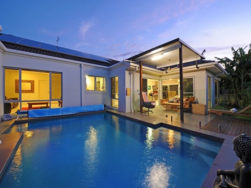 35 Hillview Crescent, Little Mountain QLD 4551